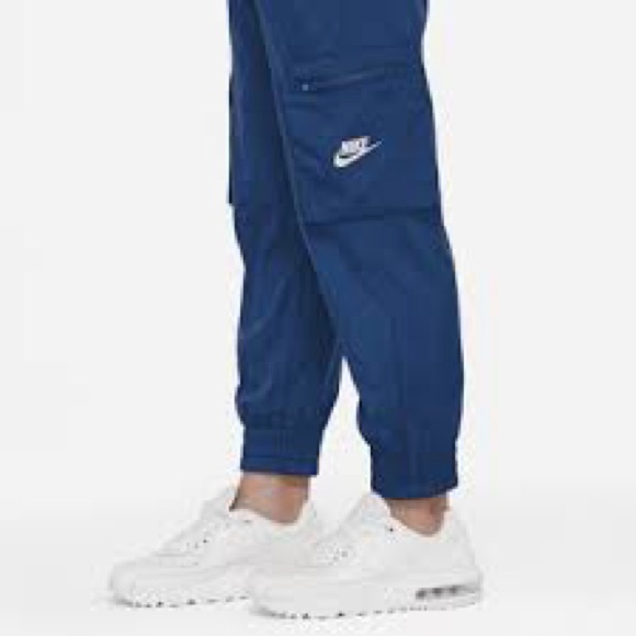 Sportswear Big Kids' (Girls') Woven Cargo Pants in Blue - Picture 2 of 7